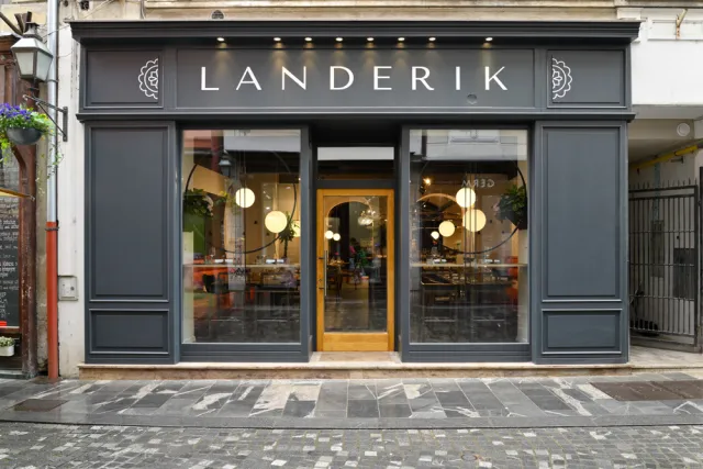 Landerik restavracija - fasada na Starem trgu v Ljubljani